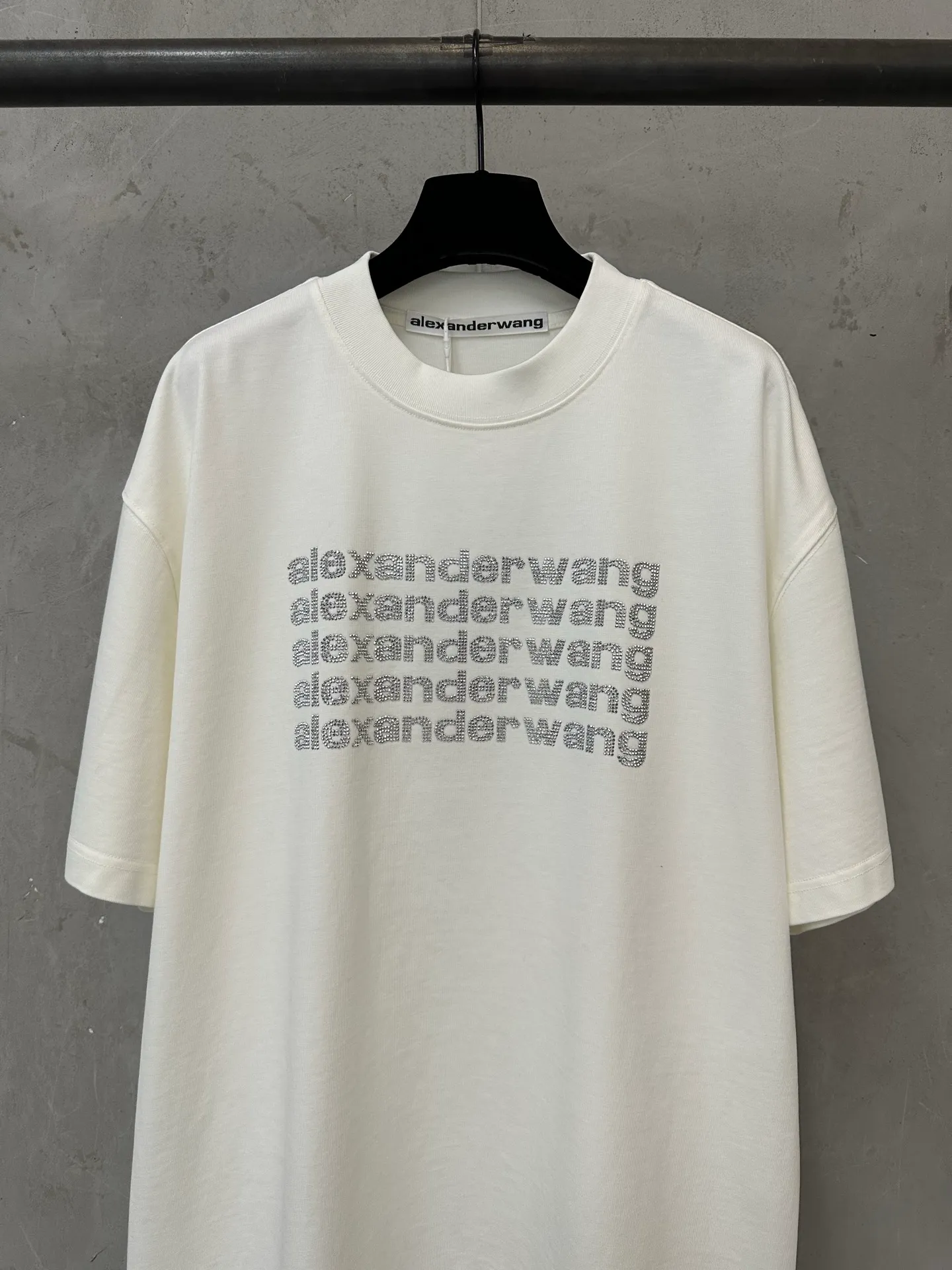 ￼ 145- New Arrival g Alexander wang 2026fw T ( ） : 2*2 g Color Change Same Style Color: Black White Red Size: XS S M L XL
